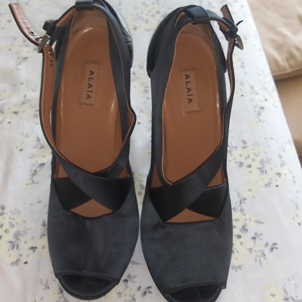 Alaïa Black satin with alligator trim pump heels Women's